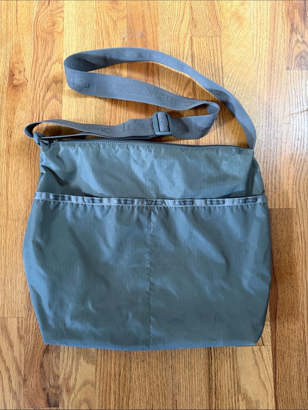 LeSportsac crossbody Casual Hobo Messenger Bag in Gray with Adjustable Strap